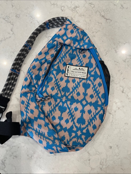 Kavu Handbags - Kavu Blue & Pink Patterned Sling Crossbody Bag